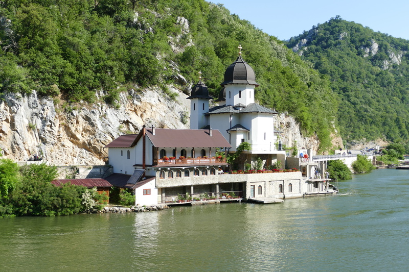 sunlight, building, 5K, church, house, nature, Rock, beauty in nature, lake, built structure, plant, mountain, day, Danube, river, Serbia, River, green color