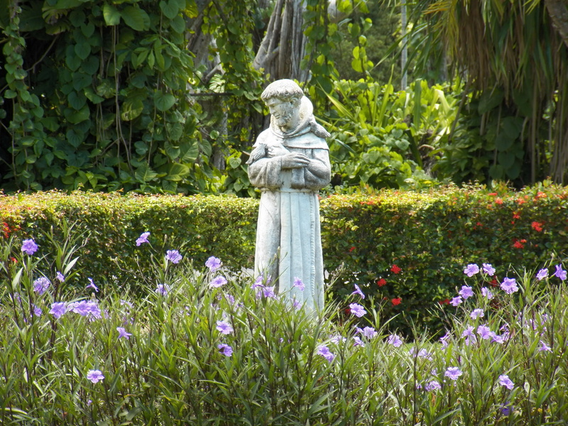 male likeness, female likeness, tree, statue, st francis statue, middle, no people, beauty in nature, representation, st francis, 4K, flower, flowering plant