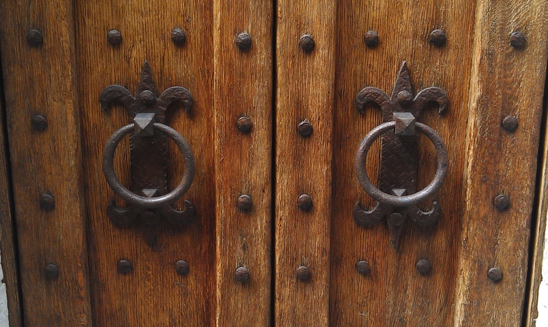 entrance, metal, assisi, pattern, safety, wood - material, door knocker, wood, antique, brown, security, backgrounds, protection, textured, closed, no people