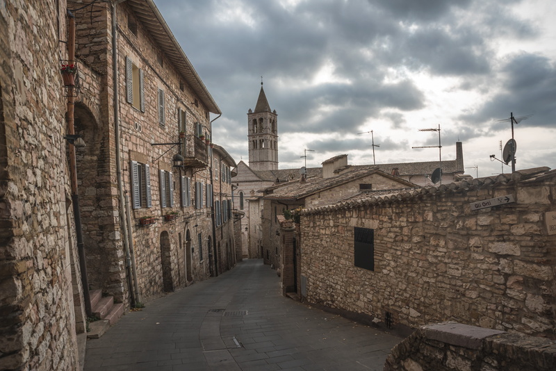 tower, religion, wall, 5K, the way forward, travel, outdoors, steeple, day, architecture, homes, masonry, place of worship, no people, direction, nature