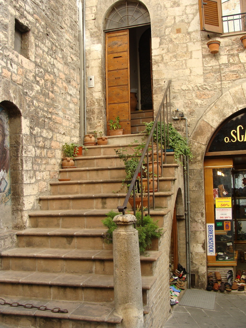 the way forward, staircase, old, potted plant, lifestyles, entrance, direction, outdoors, built structure, day, Assisi, building, Architecture, arch, Italy
