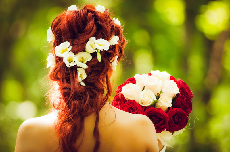 holding, invitation, decorated, cohesion, romantic, floral wreath, before, beautiful woman, young Adult, yellow, fashion, beauty in nature, floristry, women