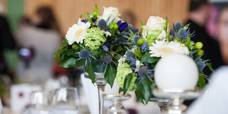 wedding ceremony, 4K, beauty in nature, flower, wedding, event, flower arrangement, white color, floristry, glass, restaurant, dinner, freshness, Flowers