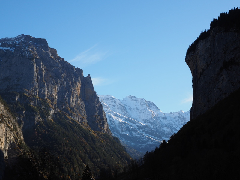 landscape, snowcapped mountain, eng, valley, rock wall, beauty in nature, grosshorn, solid, tranquil scene, sky, lauterbrunnen, scenics, cold temperature