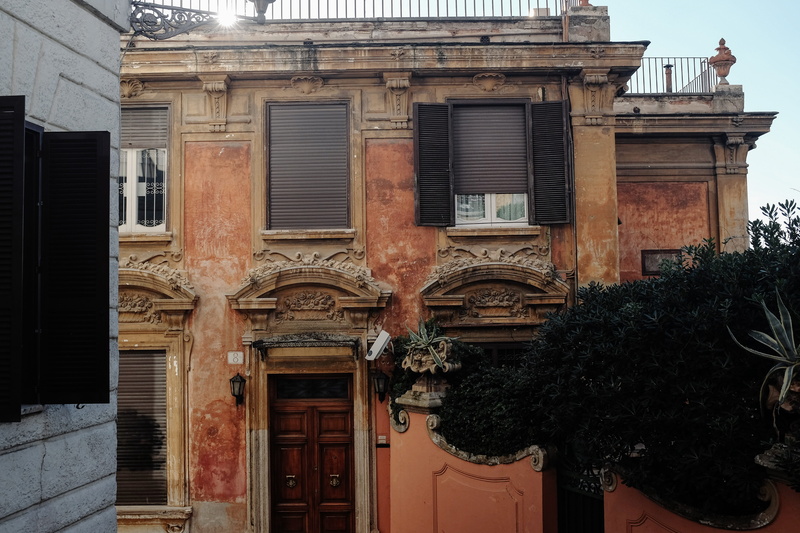 history, building, outdoors, closed, fujifilm, day, nature, window, old, fuji, fujix100s, beauty, entrance, plant, door, city, windows, italy, residential district