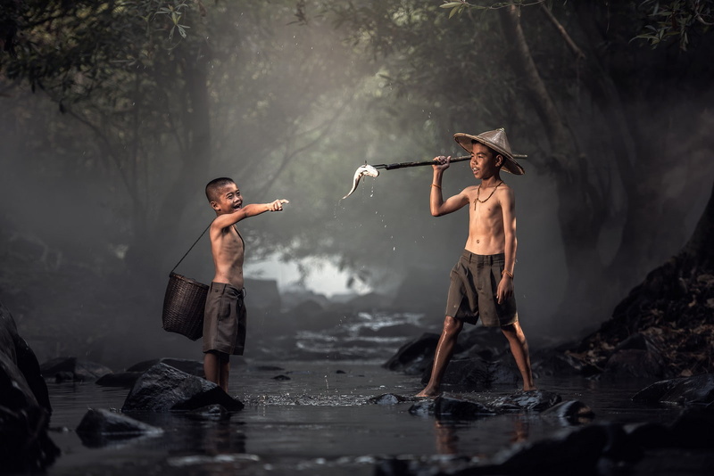 full length, shirtless, men, adult, lake, people, young adult, real people, Thailand, weapon, 720P, fish, two people, standing, nature, land, tree, water