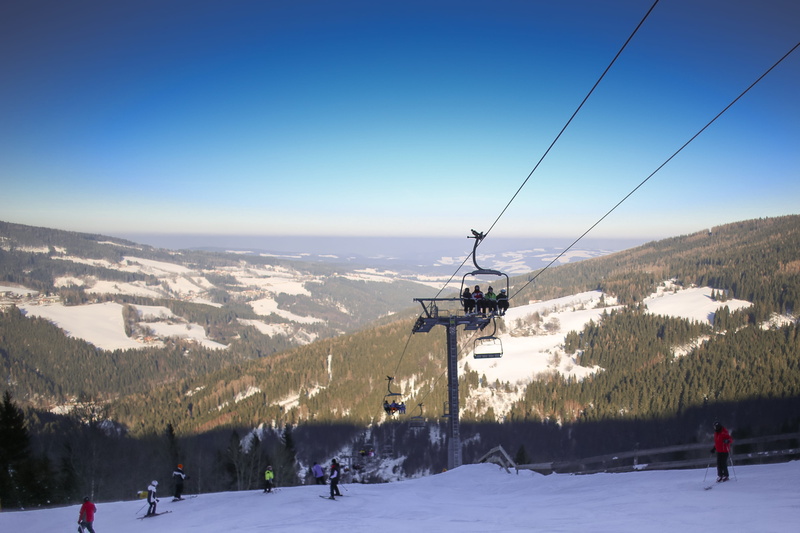 hills, snow, 4K, Ski Lift, real people, cable, leisure activity, ski holiday, cold temperature, lift, sport, beauty in nature, skiing, group of people