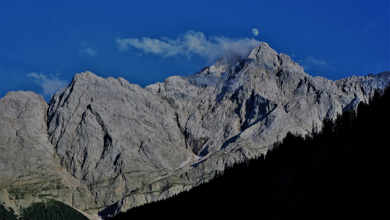 blue, snow, cloud - sky, beauty in nature, steinig, environment, weather stone, mountain peak, idyllic, stone, tranquility, bavaria, highest mountains
