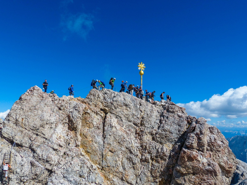 mountain, mountaineering, group of people, steep, rock formation, view, leisure activity, rock - Object, landscape, steinig, sea, solid, scenics, Zugspitze
