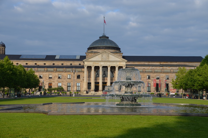 monument, capitol, hesse, nature, city, landmark, grass, architecture, plant, building exterior, wiesbaden, built structure, capital, incidental people