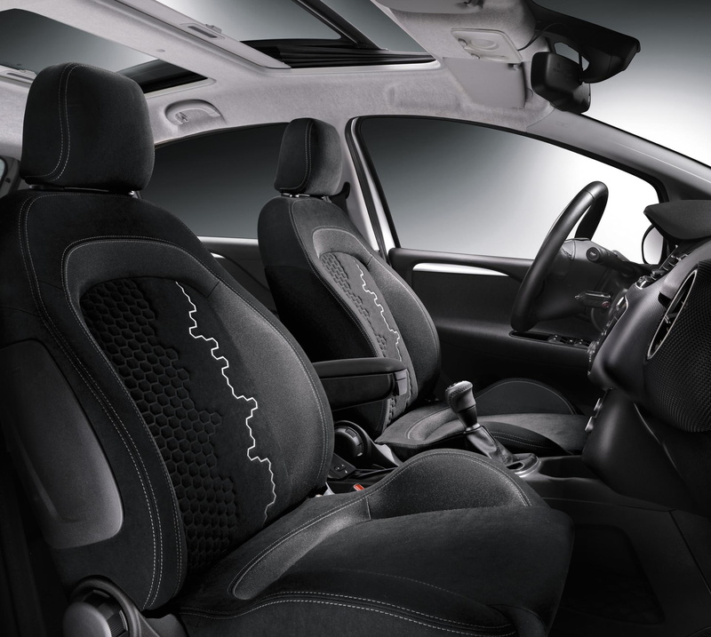 real people, one person, gearshift, road trip, seat, land vehicle, punto, car, communication, 1080P, car interior, transportation, motor vehicle, fiat