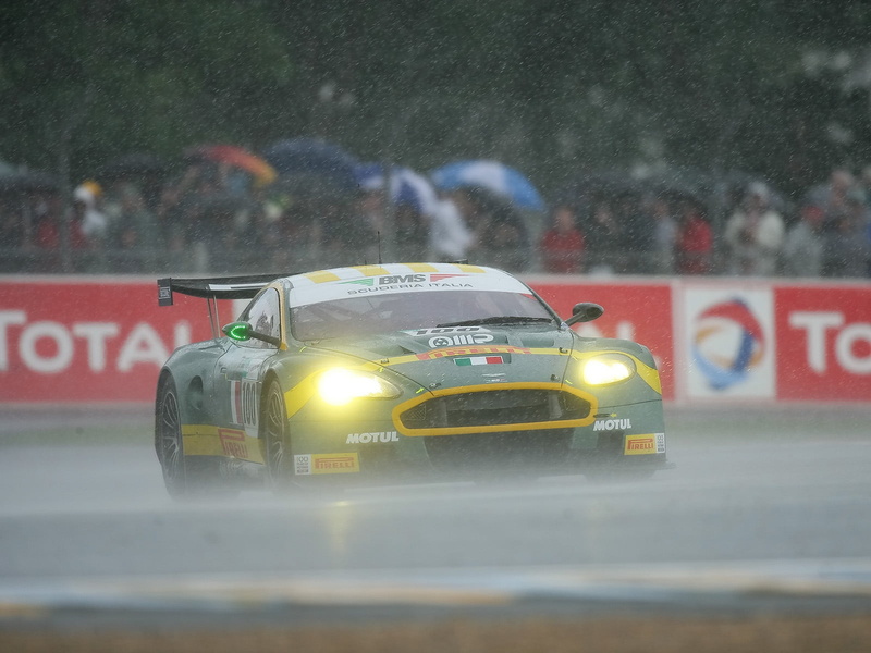 selective focus, style, engine, sports, event, sports Team, power, communication, mode of transportation, driving, sport, rain, black, outdoors, motorsport