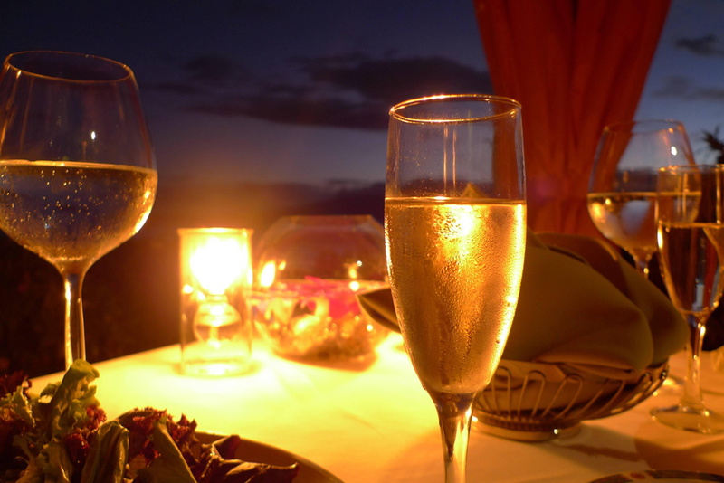 romance, tropical, sand, dine, beach, 2K, paradise, island, romantic, champagne, sunset, candlelight, table-for-two, ocean, dining