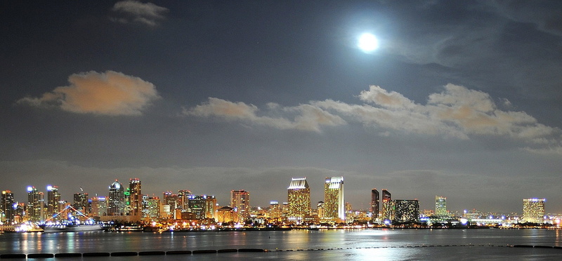 river, towers, skyscraper, downtown District, outdoors, buildings, building Exterior, full, moon, nature, city life, San Diego, built Structure, United States