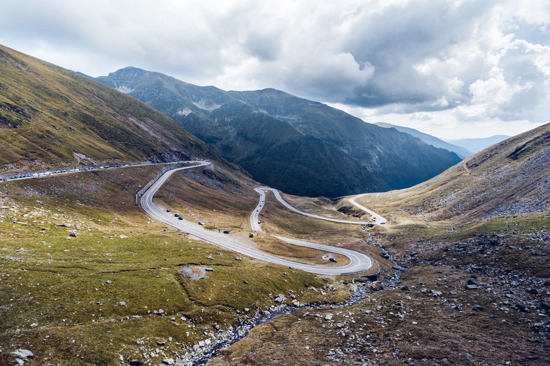 roads, winding, cars, tranquility, non-urban scene, transportation, green, traveling, land, ecology, no people, roadtrip, outdoors, scenics, scenics - nature