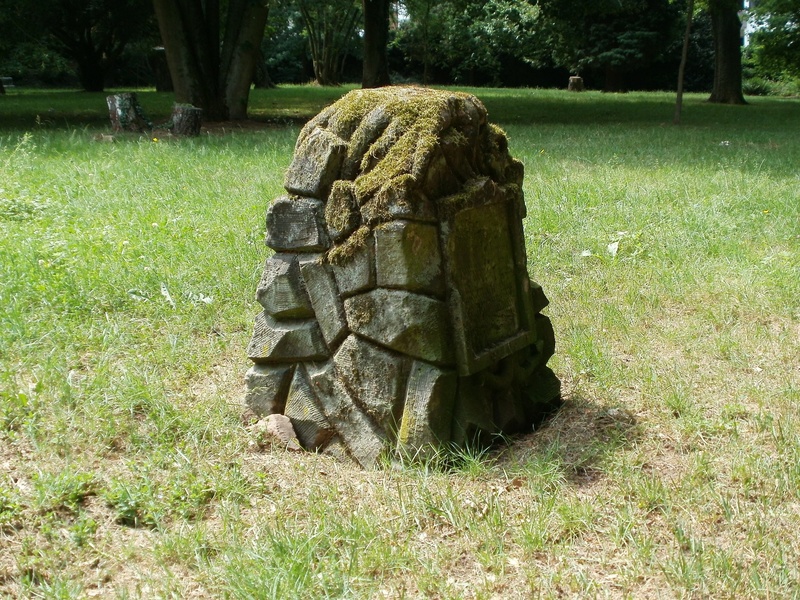nature, ancient, tree, cemetary, landscape, sunlight, outdoors, 2K, saarbruecken, monument, stone, plant, day, animals in the wild, memorial, spirituality