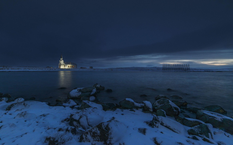 ocean, world, seaside, night, snow, lighthouse, church, lighted, 2K, 2560x1600, winter, cloud