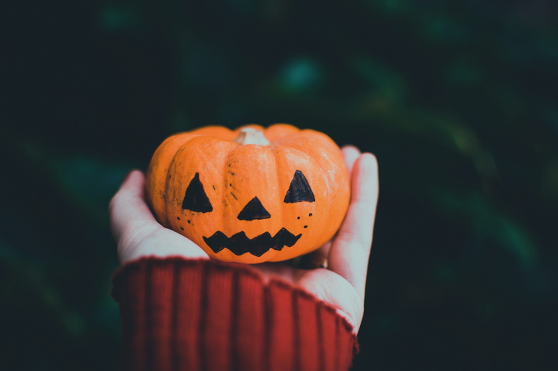 squash, orange, focus on foreground, anthropomorphic, jack o lantern, celebration, jack olantern, body part, halloween pumpkin, festive, creativity, 5K
