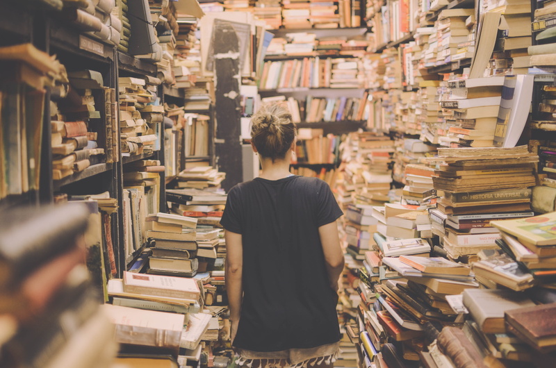 library, bookshop, bookshelf, literature, choice, 4K, indoors, book, studying, hairstyle, montevideo, stack, real people, publication, abundance, adult