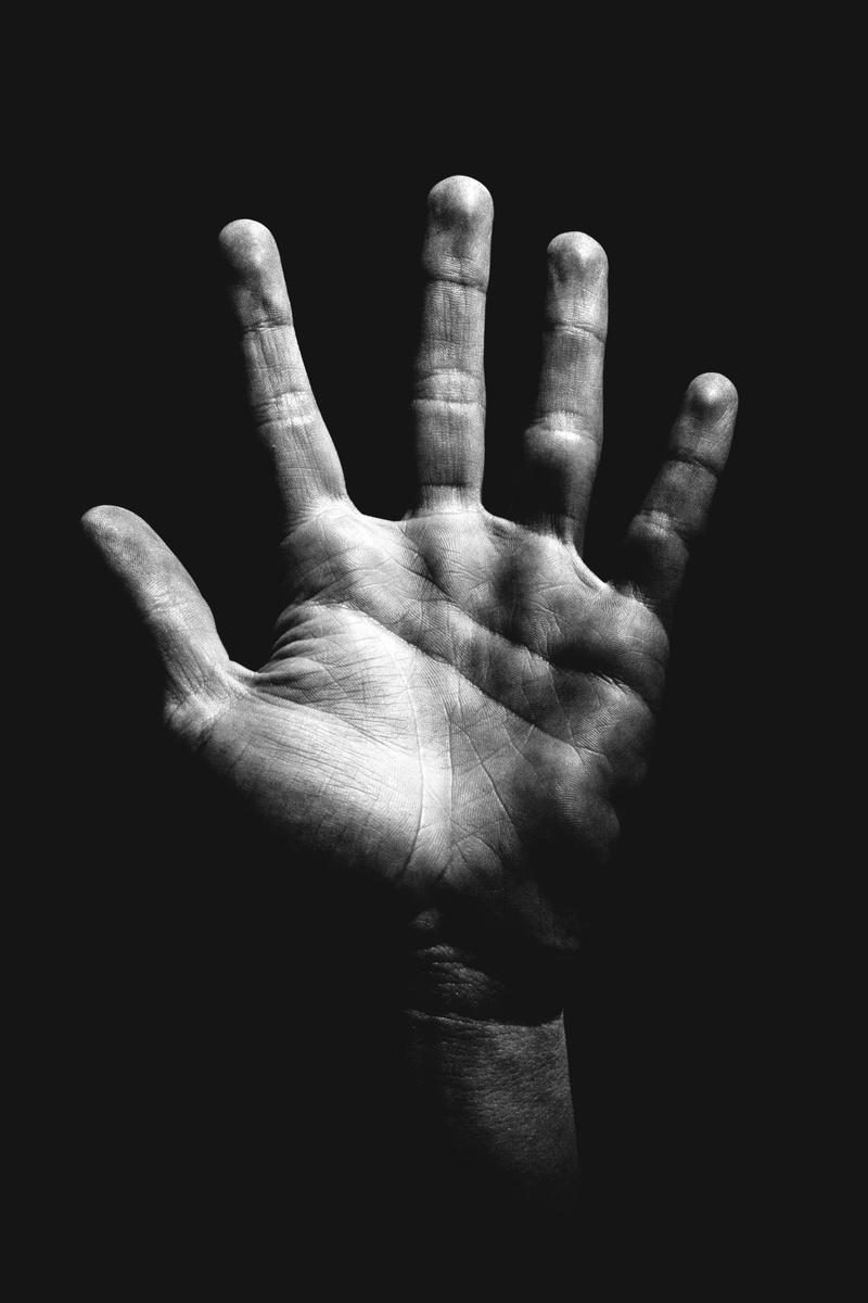 close-up, night, darkness, one person, dark, human body part, 2K, unrecognizable person, portrait, montevideo, human finger, fingers, men, human limb