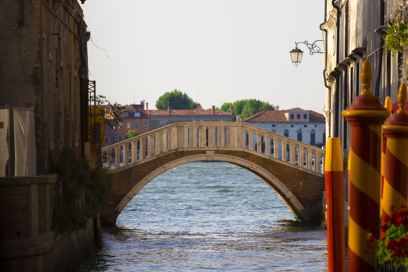 no people, the basilica, 5K, grand, emboss, day, gondolas, channel, transportation, monument, clear sky, boats, sky, city, nature, arch bridge, column