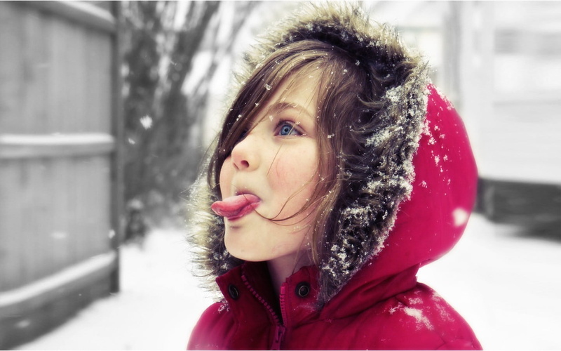 cold temperature, hoods, women, children, close-up, headshot, day, s, extreme weather, outdoors, hoodie, real people, snow, warm clothing, focus on foreground