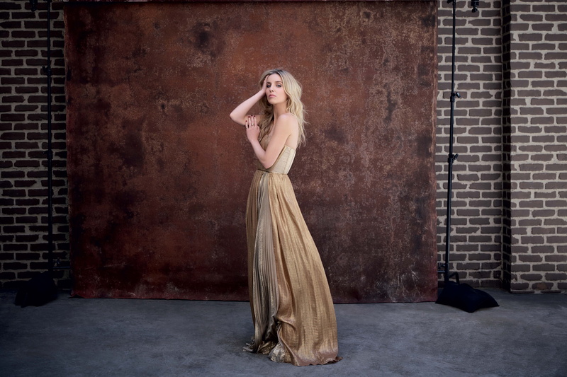 Annabelle Wallis, 8K, Actresses