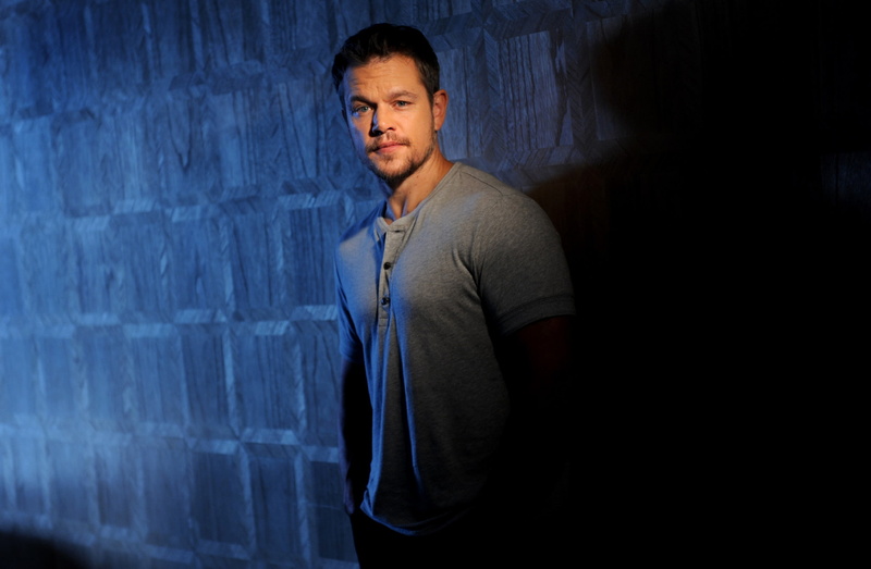 Wally Skalij, photoshoot, t-shirt, twilight, Los Angeles Times, actor, 1080P, Matt Damon, 2015, LA Times, lighting, shadow