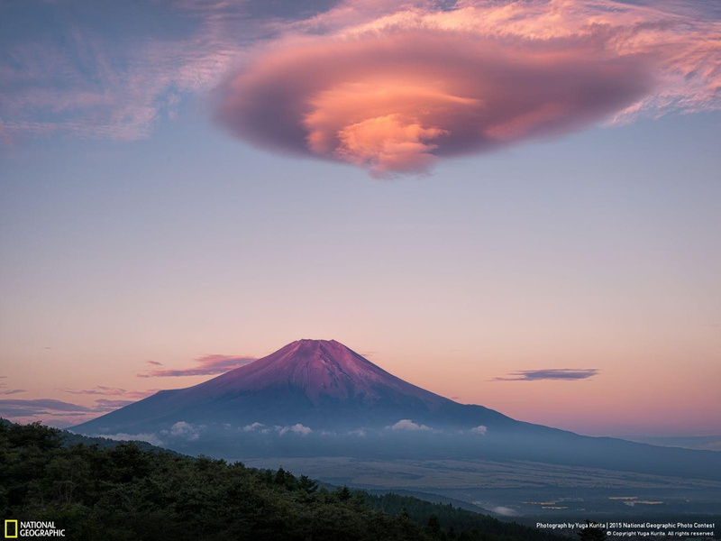 volcano, land, no people, volcanic crater, sky, smoke - physical structure, nature, erupting, geogra, landscape, cloud, fuji, scenics - nature, pollution