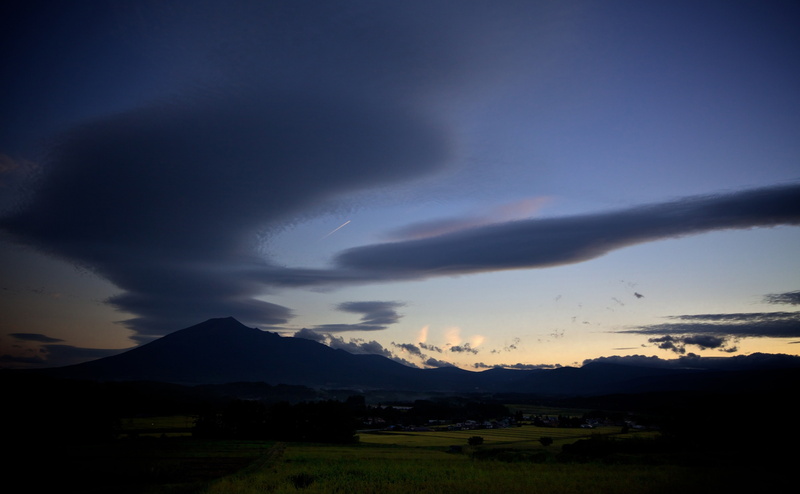 mountain range, sunset, Lenticular, 4K, mountain, land, beauty in nature, Nature, no people, tranquil scene, Dark, idyllic, landscape, cloud - sky, Clouds