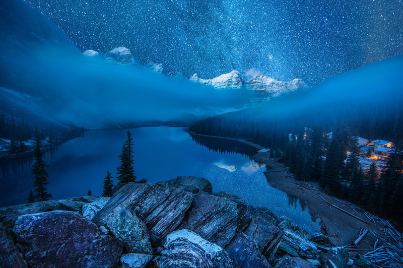 moraine, fog, lake, night, canada, winter, snow, sky, forest, stars, starry, 720P