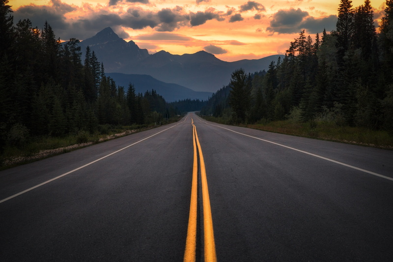 marking, trees, asphalt, mountains, turn, 5K, canada, jasper, road