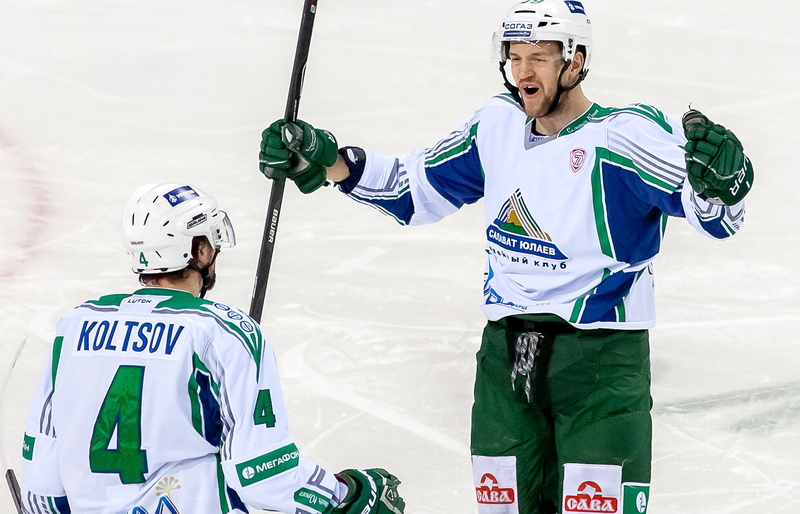 blue, good Sportsmanship, sports Uniform, hockey Puck, 2K, adult, standing, white, women, ice-skating, bashkiria, security, helmet, activity, ice Hockey