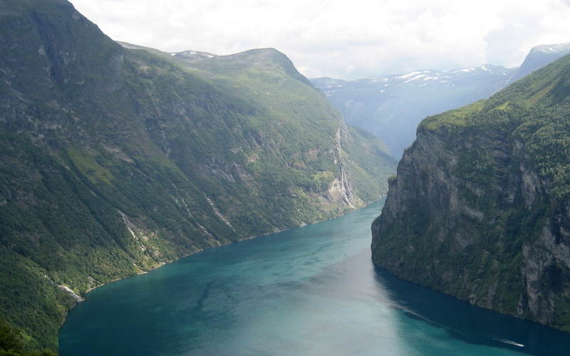 rock, mountain peak, mountain range, idyllic, water, environment, tranquility, no people, beauty in nature, 1080P, outdoors, Norway, sky, flowing water
