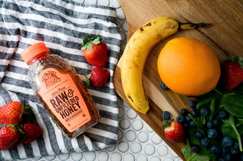 healthy eating, flatlay, blueberries, orange, nearby, choice, fruit, high angle view, orange - fruit, citrus, assorted, blueberry, freshness, raw, wellbeing