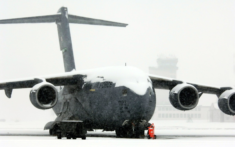 sky, military aircraft, winter, stationary, outdoors, Boeing C-17 Globemaster III, army, airplane, aerospace industry, nature, clear sky, transportation