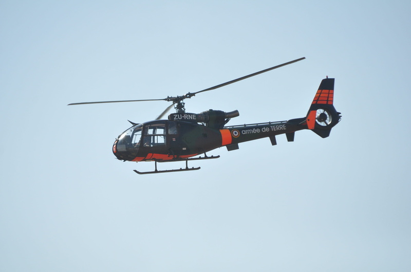 aircraft, flying, rescue, rescue worker, sky, mode of transportation, motion, airplane, copy space, transportation system, military, clear sky, 2K, day