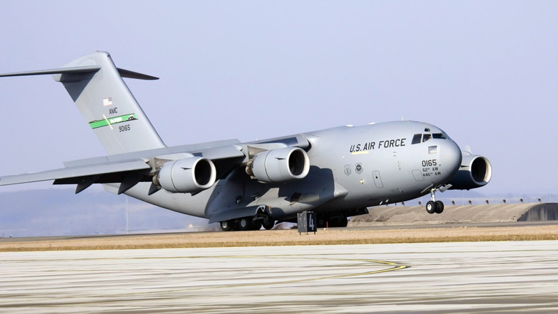 airport runway, side view, travel, military aircraft, C-17 Globmaster, transportation, air vehicle, sky, no people, army, air force, nature, plane, military airplane
