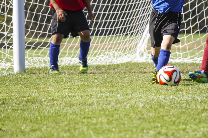 sports equipment, sportsman, team, only men, soccer player, team sport, Sports, Game, game, athlete, player, 2K, human limb, group, grass, outdoors, motion