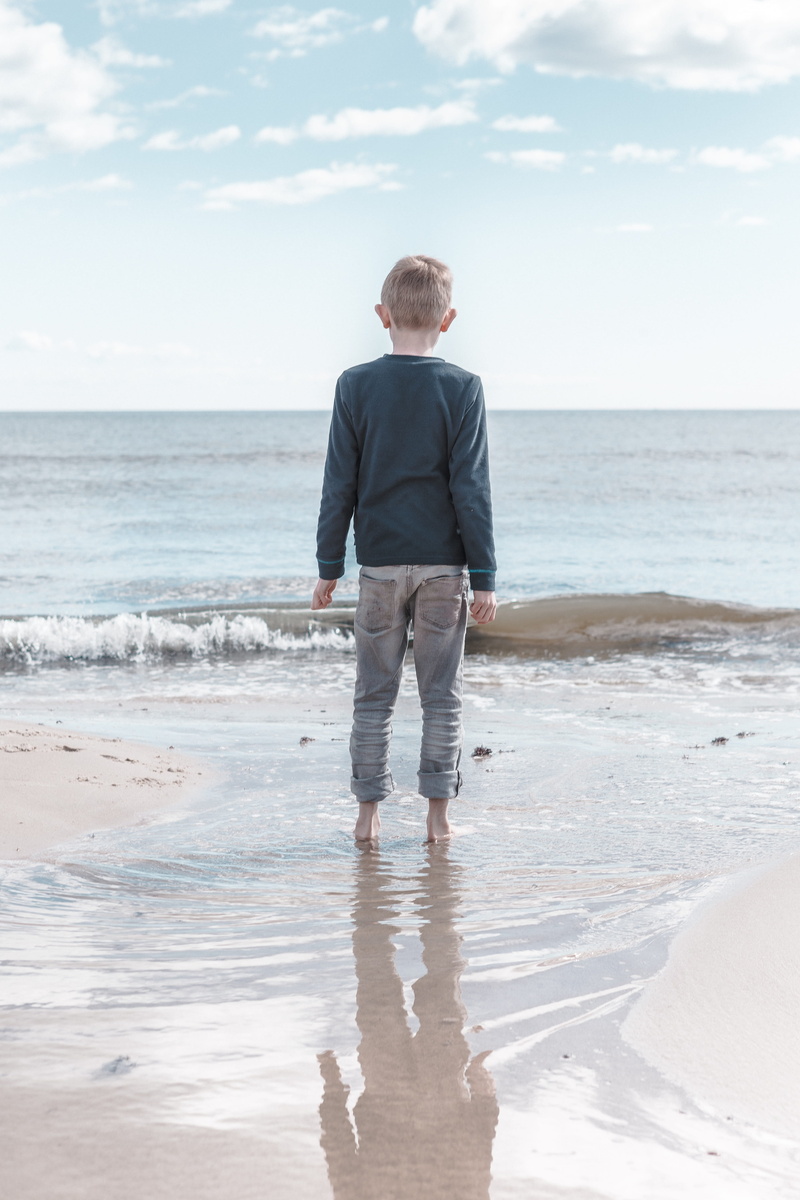 together, time, day, son, 4K, water, full length, outdoor, men, vacation, travel, scenics - nature, sun, mother, outdoors, brother, playing, beauty in nature
