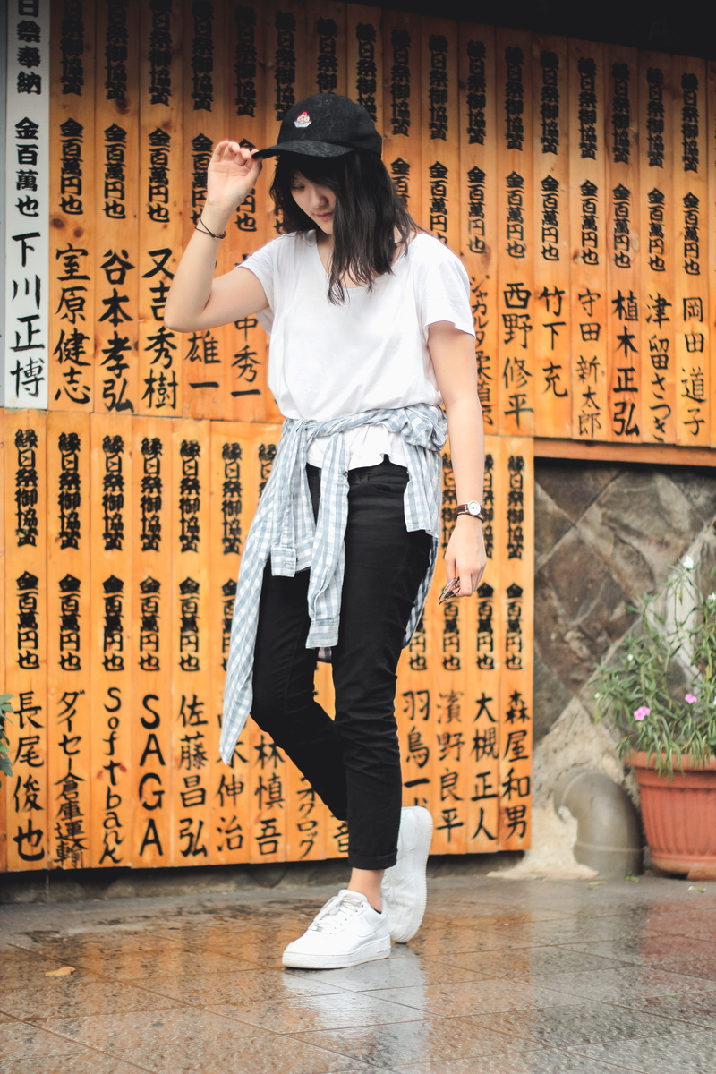 focus on foreground, lifestyles, fashion, real people, one person, jakarta, text, leisure activity, looking, casual clothing, women, ootd, clothing, communication