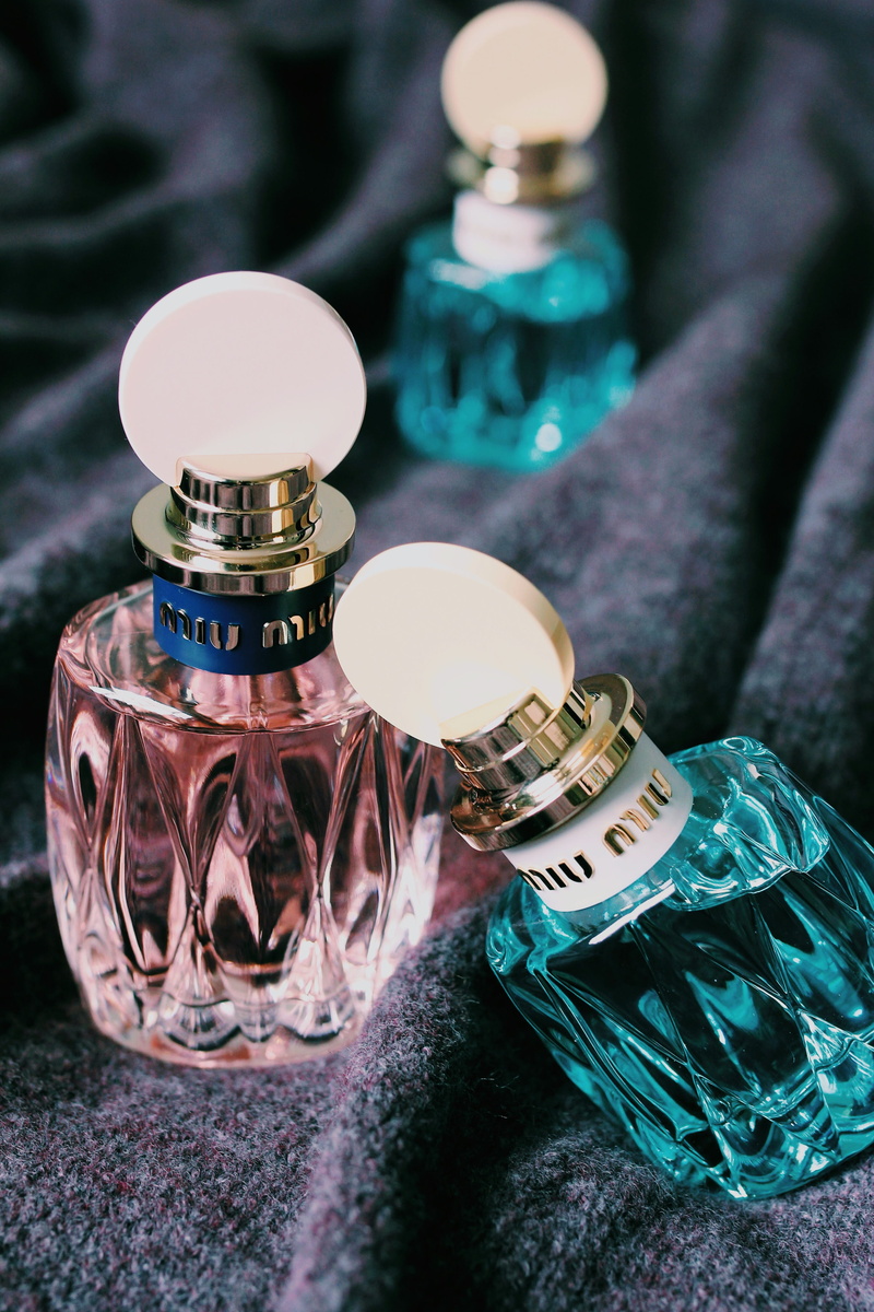 jewelry, luxury, snail, tulip, fashion, 4K, girl, no people, choice, apparel, crystal, focus on foreground, cosmetics, blue, plant, glass - material, animal