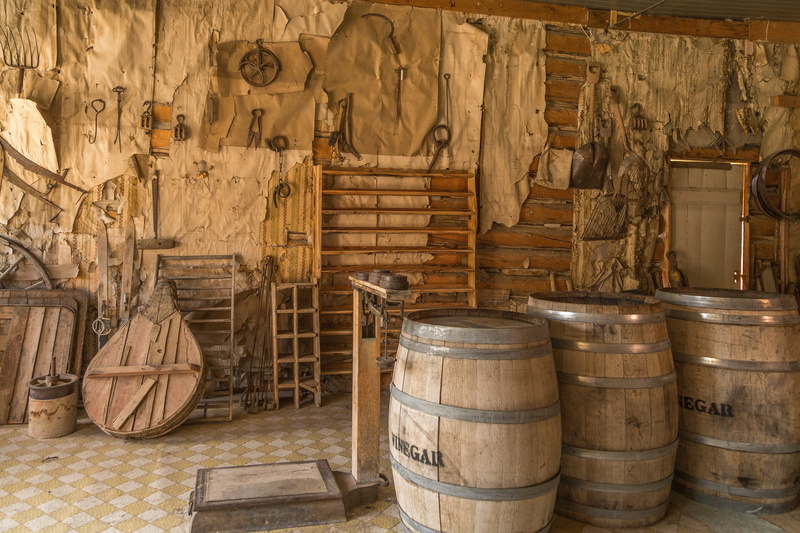 indoors, barrel, drink, wine cellar, barrels, architecture, domestic room, 5K, cellar, wooden, built structure, wood - material, abandoned, wine, winemaking
