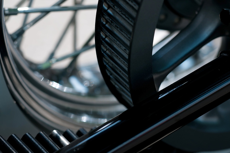 motorcycle, macro, sprocket, equipment, chrome, details, vehicle part, indoors, black, alloy, two wheeled vehicle, metal, vehicle, close-up, cycling, metallic