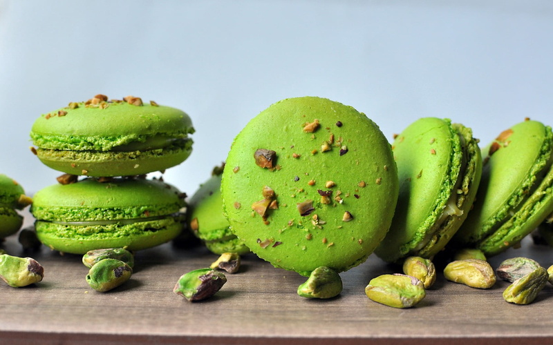 pastry, temptation, pistachio, macaroon, cookie, fruit, backgrounds, large group of objects, brown, variation, indoors, chocolate, sweets, cultures, candy