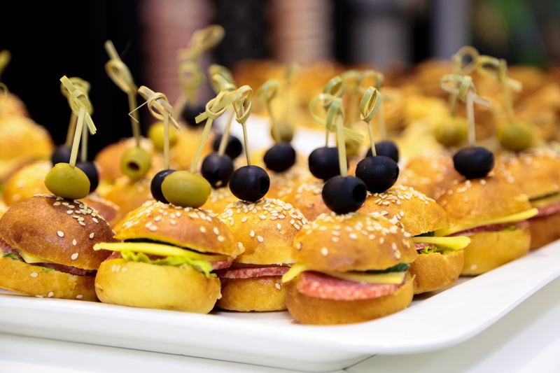 2K, ready-to-eat, close-up, vegetable, food and drink, tray, unhealthy, mini, a sandwich, freshness, fast food, focus on foreground, bread, healthy eating