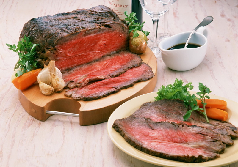 cooking, meat, gourmet, leaf vegetable, food And Drink, chop, sliced, wood - Material, crockery, meal, tenderloin, red meat, slice, preparation, ready-to-eat