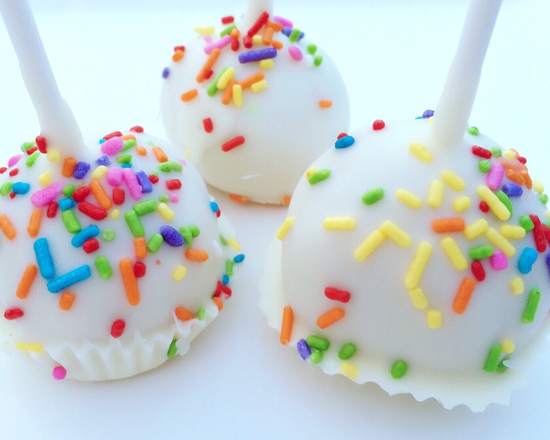 indoors, freshness, serving size, cake, pops, sweet, confectionery, toppings, ready-to-eat, dessert, indulgence, cream, snack, food and drink, candy, no people