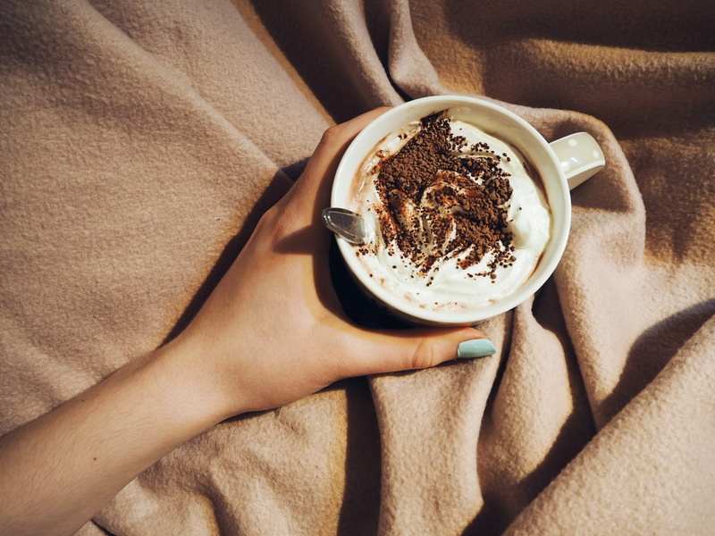 coffee - drink, freshness, beverage, coffee drink, 1080P, person, finger, breakfast, cocoa, indulgence, sweet, coffee, eating utensil, inside, latte, drink