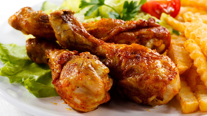 food and drink, fried food, fried chicken, plate, high angle view, dish, meal, chicken and chips, chicken leg, chicken, snack, buffalo wing, white meat